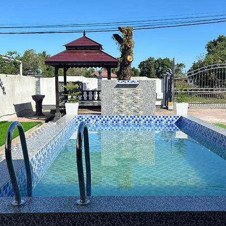 D'Bali Homestay - Private Swimming Pool, Netflix, Internet Wifi ,Cuckoo, Internet Wifi , Dryer, Washing Machine, Aircond Setiap Bilik & Ruang Tamu Pasir Puteh Zewnętrze zdjęcie