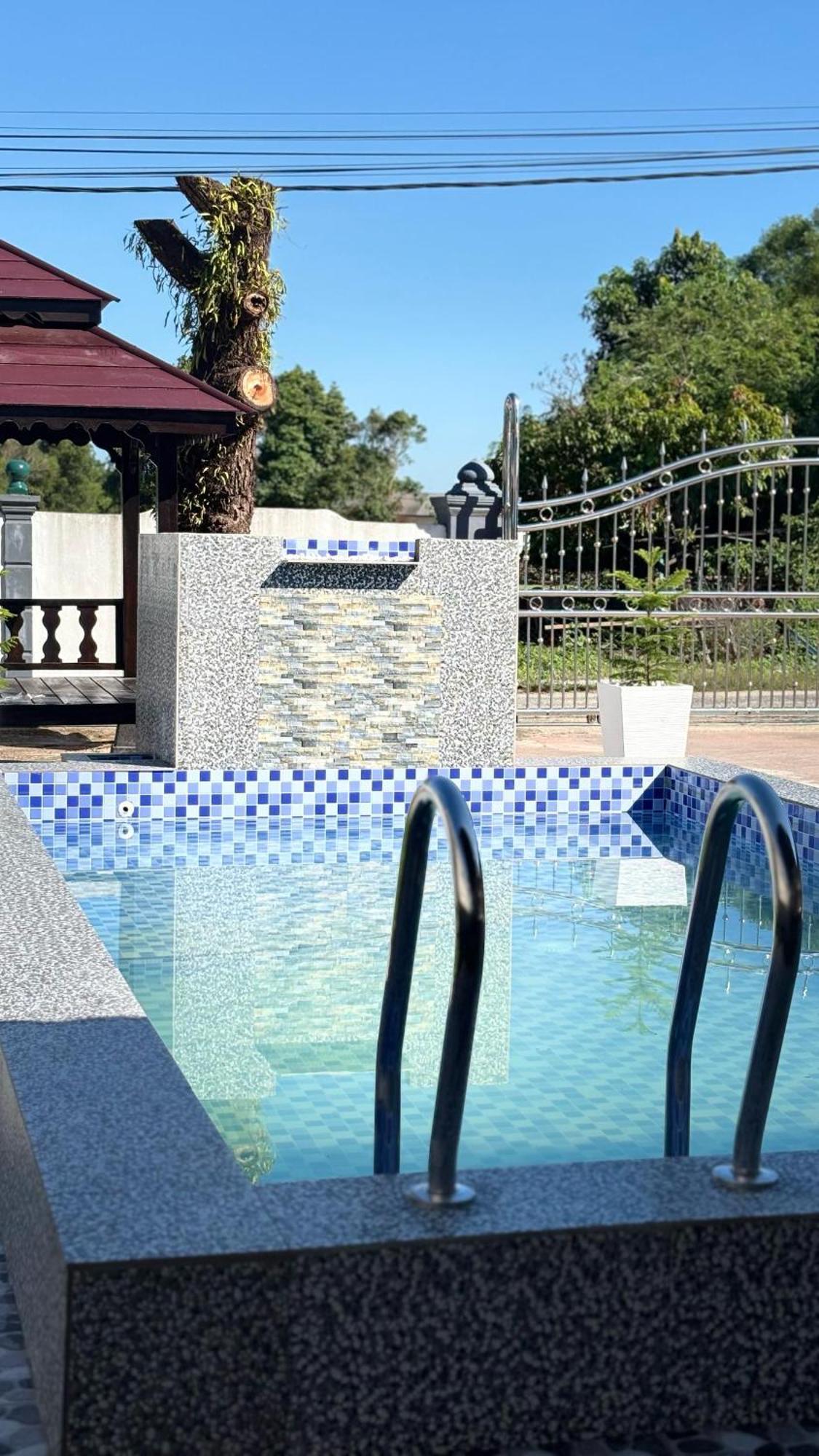 D'Bali Homestay - Private Swimming Pool, Netflix, Internet Wifi ,Cuckoo, Internet Wifi , Dryer, Washing Machine, Aircond Setiap Bilik & Ruang Tamu Pasir Puteh Zewnętrze zdjęcie